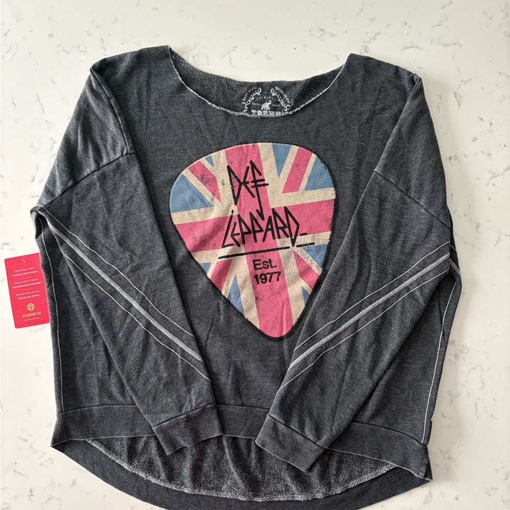 Women’s black graphic vintage style Def Leppard Trunk Ltd. sweatshirt size large